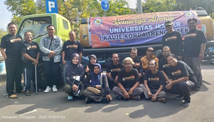 Kemarau Panjang, Keluarga Alumni Unej Adakan Bakti Sosial Bantu Air Bersih